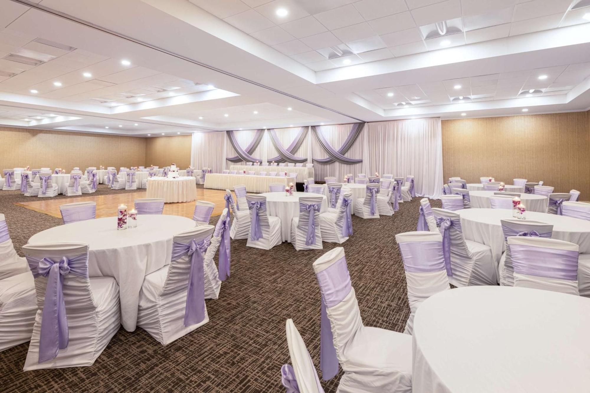 Hilton Garden Inn Saint Charles Exterior foto